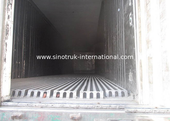 SINOTRUK 25 Tons Refrigerated Food Truck LHD 6X4 , Refrigerator Box Truck