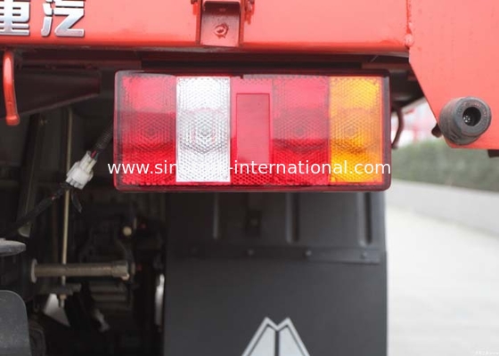 SINOTRUK HOWO 8 Tons Light Duty Trucks LHD 4X2 116HP ZZ1087D3614C180