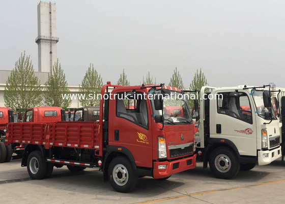 White SINOTRUK Light Duty Trucks  Transporting Vegetables Fruits