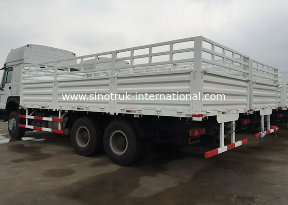 Commercial Cargo Vans 25 - 30 Tons LHD / RHD Euro 2 266 - 371HP Lorry Vehicle