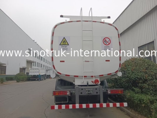 SINOTRUK HOWO লাল তেল ট্যাঙ্ক ট্রাক 400HP 8 × 4 12 চাকা উচ্চ ক্ষমতা