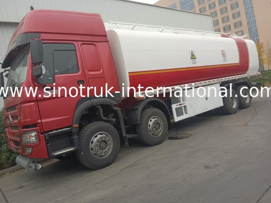 SINOTRUK HOWO লাল তেল ট্যাঙ্ক ট্রাক 400HP 8 × 4 12 চাকা উচ্চ ক্ষমতা