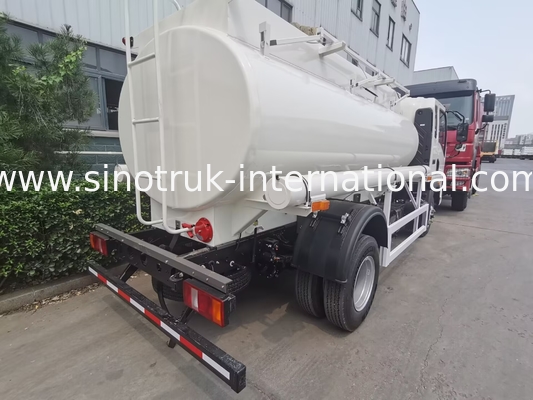 সিনোট্রুক হাও 4x2 6 চাকার তেল ট্যাঙ্ক ট্রাক 5-6CBM ফ্লোমিটারের সাথে একক বিন