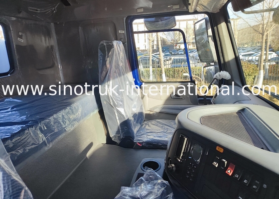 SINOTRUK HOWO 4x2 300HP ব্লু চ্যাসি 10m3 ওয়াটার ট্যাঙ্ক বডি সহ