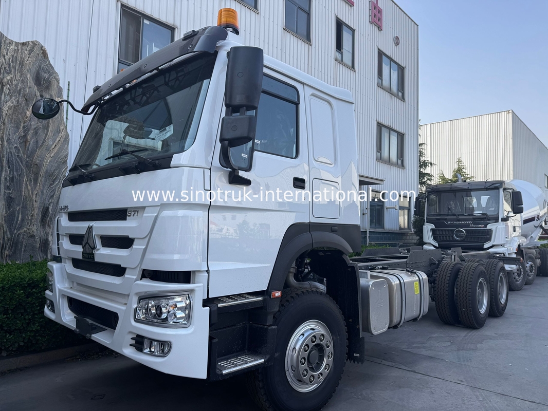SINOTRUK HOWO ট্রাক চ্যাসি SINOTRUK ইঞ্জিন371HP 6 × 4 RHD সতর্কতা আলো সহ ডাম্প ট্রাক কার্গো ট্রাক ওয়াটার ট্রাক ব্যবহৃত