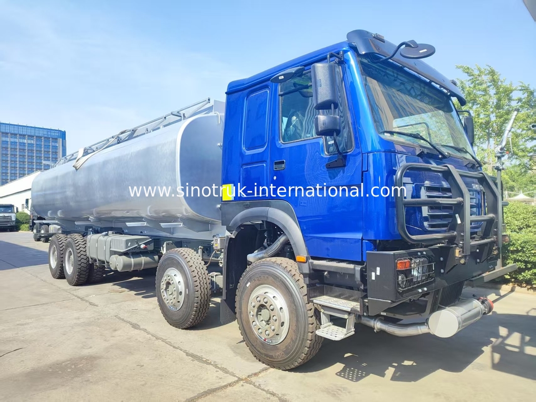 ভারী দায়িত্ব HOWO 8 * 4 400HP এলএইচডি জ্বালানী ট্রাক 40CBM দীর্ঘ দূরত্ব জ্বালানী বিতরণের জন্য ডাবল ট্যাঙ্ক সিস্টেম