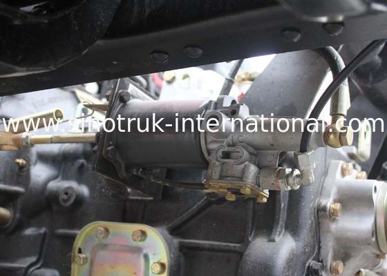 Light Duty Commercial Trucks / Delivery 17 Foot Box Truck With Low Fuel Consumption