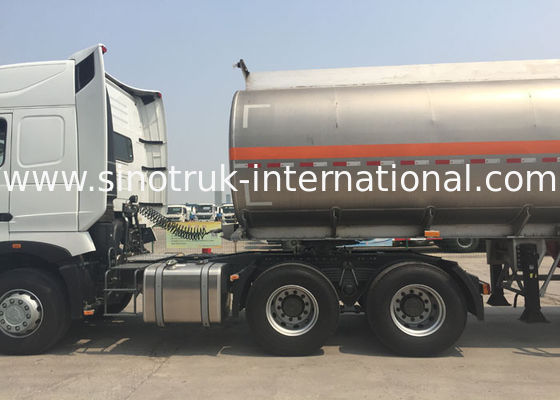 Large Capacity Diesel Semi Trailer Fuel Tanker Truck Tri - Axle 50 - 80 Tons